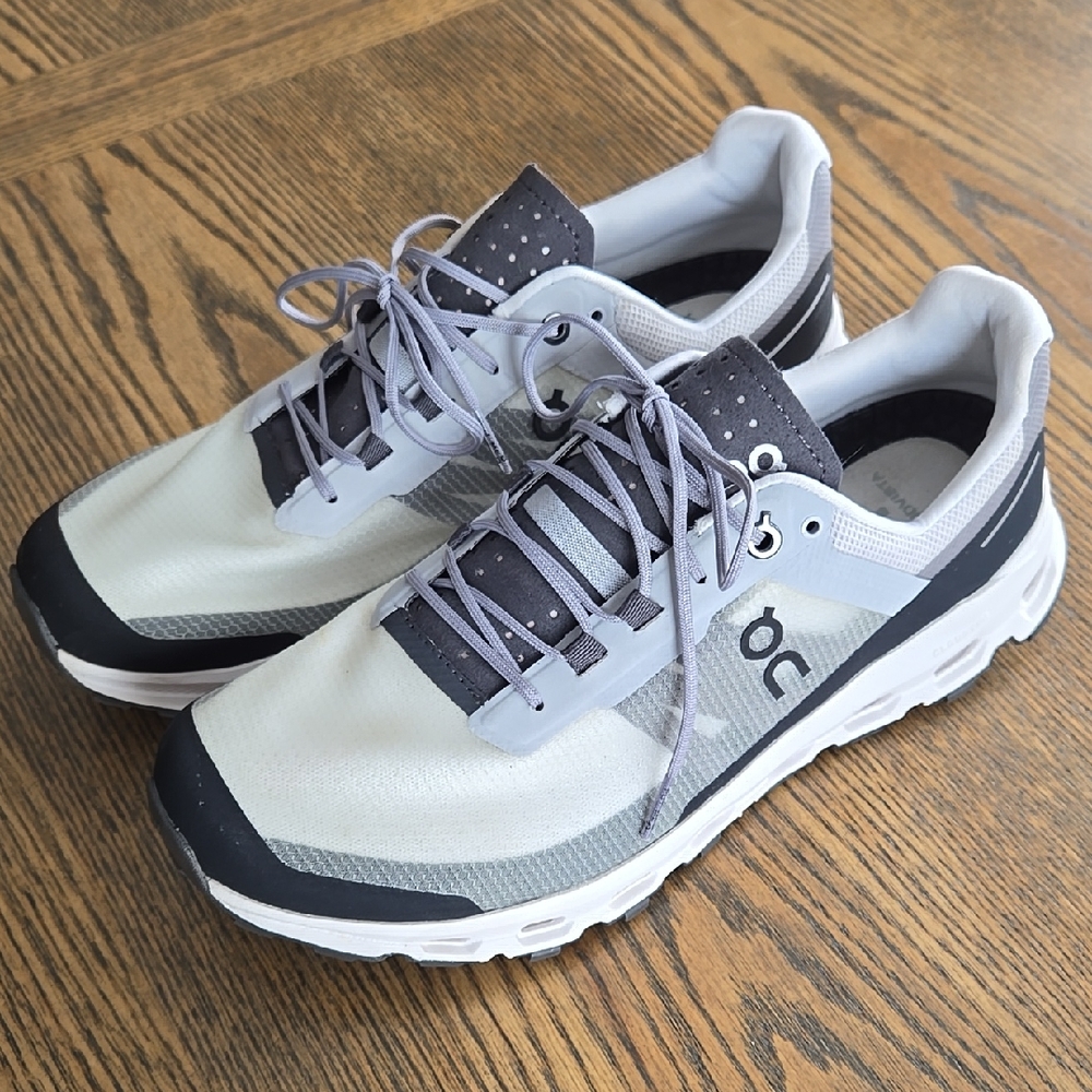 On Running Womens Gray and Black Athletic Shoes Size 10